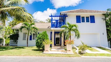 Villa, 3 Bedrooms, Private Pool, Pool View | Pintu masuk hartanah