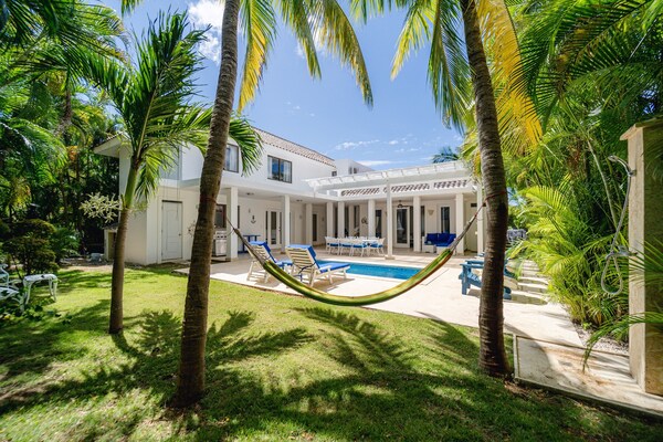 A Guest Dream Villa Blue At Punta Cana Village! - Punta Cana