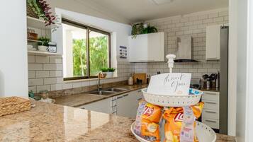 Villa, 3 Bedrooms, Private Pool, Pool View | Tempat makan