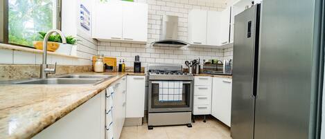 Villa, 3 Bedrooms, Private Pool, Pool View | Interior