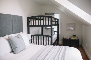 4 bedrooms, WiFi, bed sheets