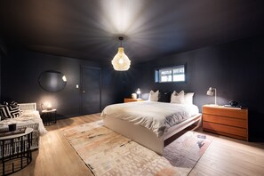 3 bedrooms, iron/ironing board, WiFi, bed sheets - The Willows | 3 Bedrooms | 6 Guests | Heated Pool (Prince Edward)