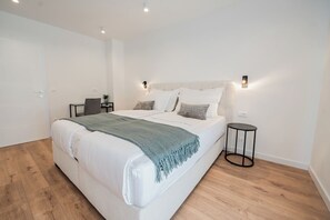 4 bedrooms, iron/ironing board, WiFi, bed sheets - Villa Katmari with heated pool (Kaštel Stari)