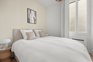 2 bedrooms, iron/ironing board, travel crib, free WiFi