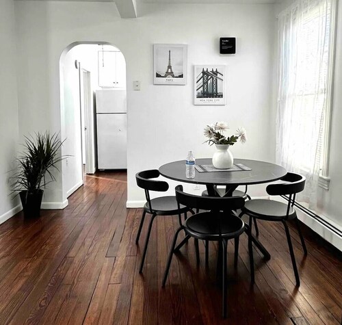 Convenient Apt Sleeps 6