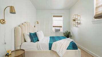 1 bedroom, iron/ironing board, travel cot, WiFi