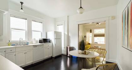 The Art Deco Lounge | Mississippi Ave | Parking