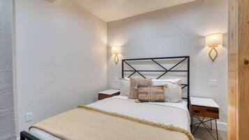 3 bedrooms, iron/ironing board, travel cot, WiFi