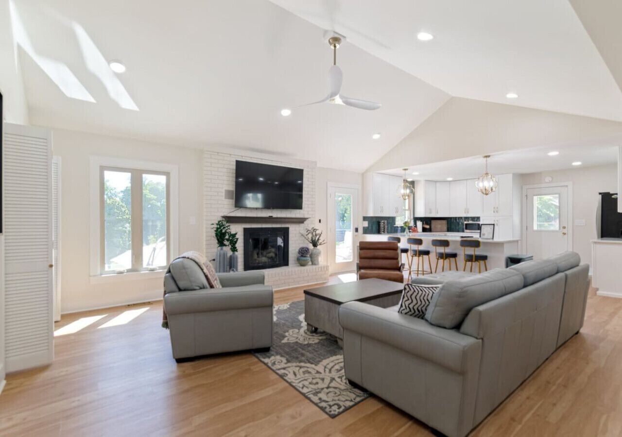 Televisión, chimenea y futbolito 