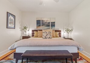 4 bedrooms, travel cot, free WiFi, bed sheets - Poolside Paradise-Kayaks/SUPs, Private Pool, Billiards, Foosball (Winchester)