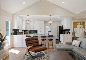 TV, fireplace, table football - Poolside Paradise-Kayaks/SUPs, Private Pool, Billiards, Foosball (Winchester)