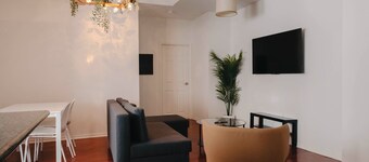 Lum The Queen - Spacious One-Bedroom Apartment