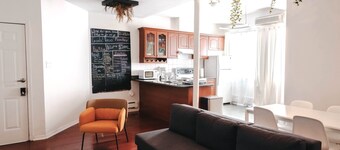 Lum The Queen - Spacious One-Bedroom Apartment