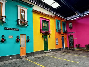 Free self-parking - Hotel Mesón Velasco (Temascalcingo)