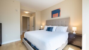 Luxury Apartment, Kitchen - Atlantic Station - AS-18H (Stamford)