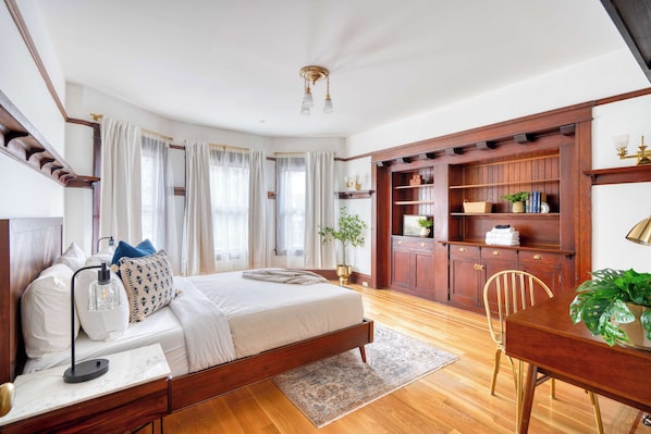2 habitaciones, tabla de planchar con plancha, cuna de viaje y wifi 