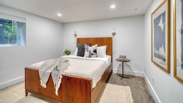 2 kamar tidur, setrika/meja setrika, tempat tidur bayi, dan Wi-Fi