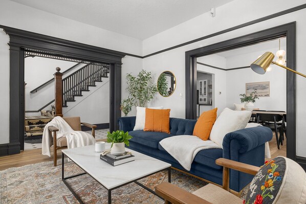 Televisión y oficina 