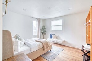 2 bedrooms, iron/ironing board, travel cot, WiFi