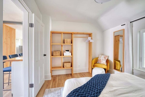 2 bedrooms, iron/ironing board, travel cot, WiFi