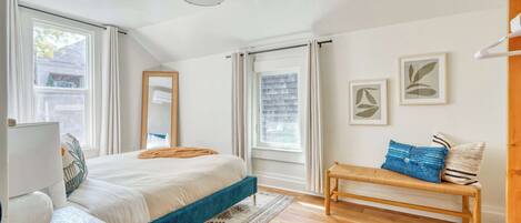 2 عدّة غرف نوم ومكواة/لوح كي وسرير سفر وواي فاي