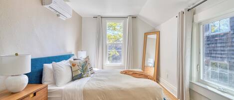 2 bedrooms, iron/ironing board, travel cot, WiFi