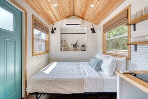 7 chambres, fer et planche à repasser, lit de bébé portatif, Wi-Fi