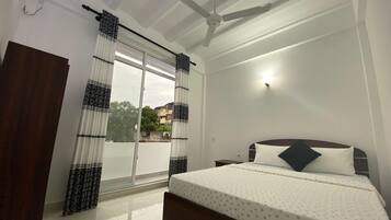 2 bedrooms, desk, iron/ironing board, free WiFi