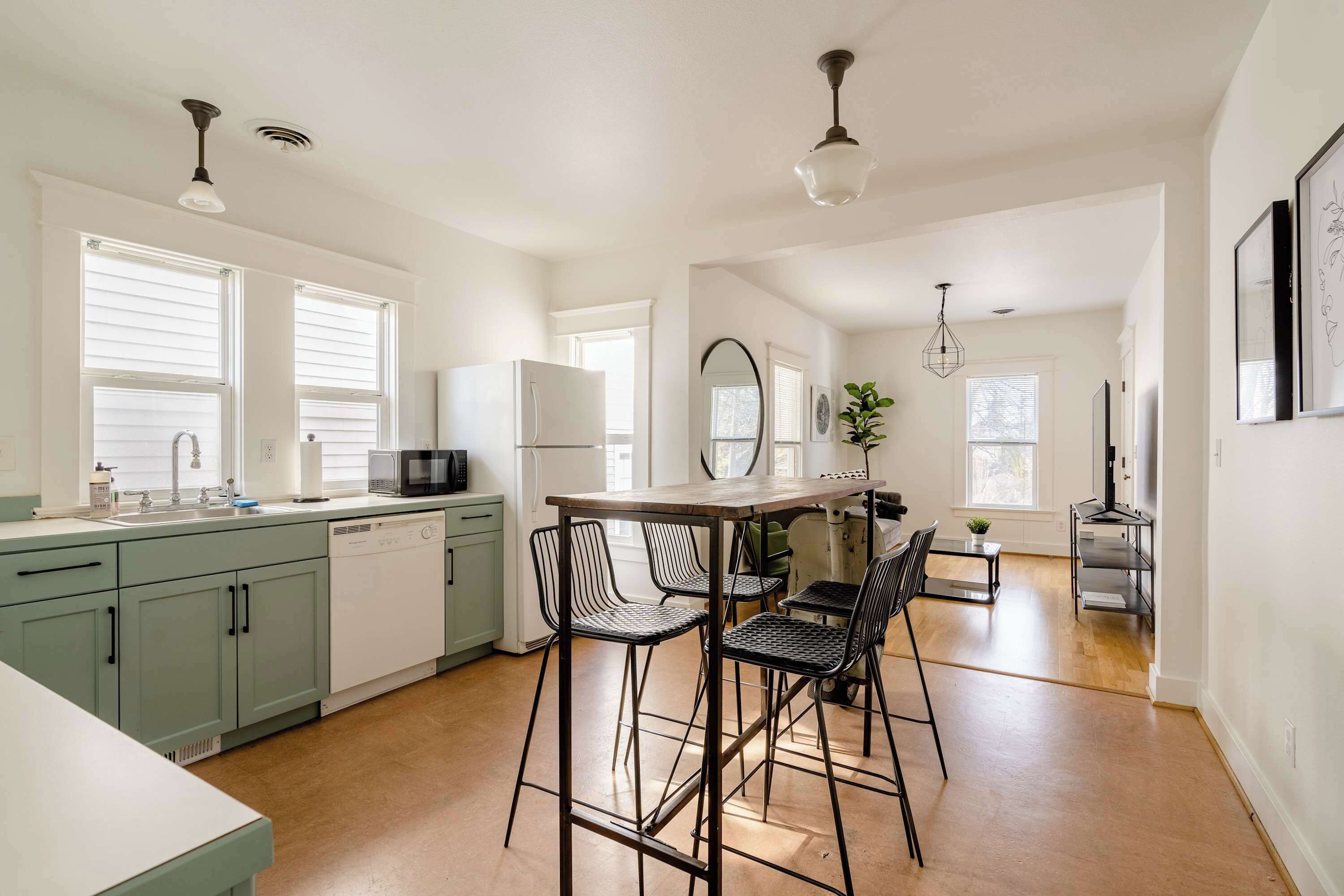 Lave-vaisselle, cafetière/bouilloire