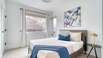 6 quartos, ferros/tábuas de passar roupa, berço de viagem, Wi-Fi