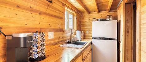 Fridge, stovetop, coffee/tea maker, toaster