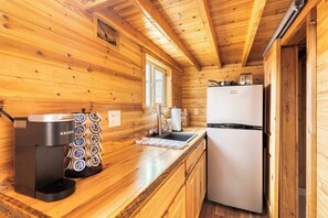 Fridge, stovetop, coffee/tea maker, toaster