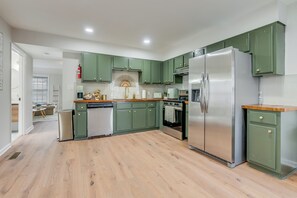Private kitchen - Rise ☼ a PRIME 3/1.5 unit, walk to Forsyth Park! (Savannah)