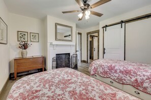 2 chambres, fer et planche à repasser, Wi-Fi, draps fournis