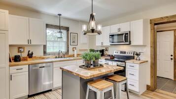 Microwave, oven, stovetop, dishwasher