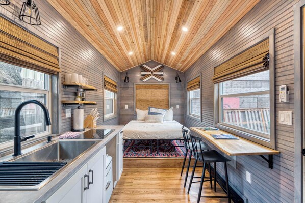 1 bedroom, iron/ironing board, travel cot, WiFi