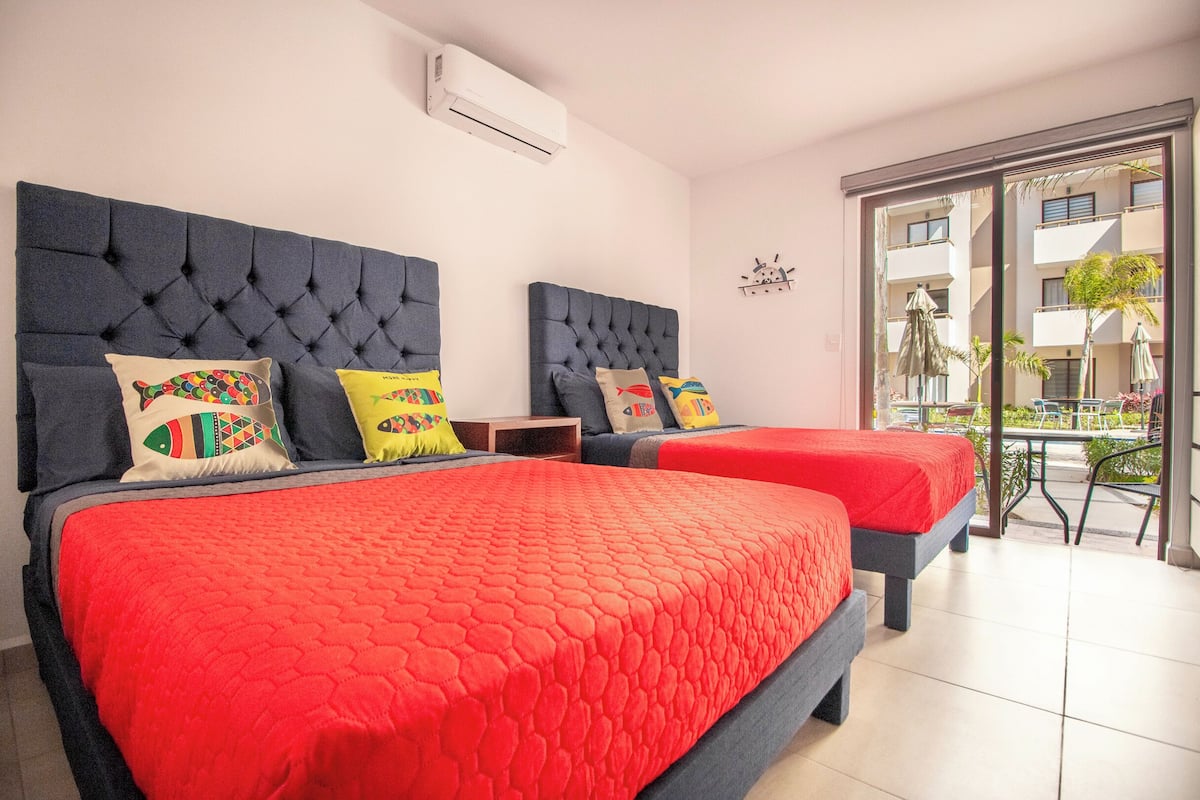 1 bedroom, desk, laptop workspace, free WiFi