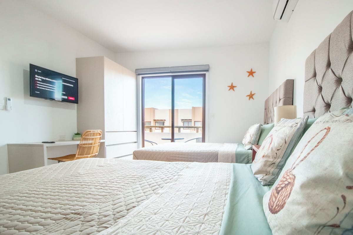 1 bedroom, desk, laptop workspace, free WiFi