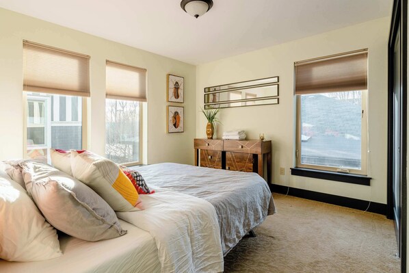 1 غرفة نوم ومكواة/لوح كي وسرير سفر وواي فاي