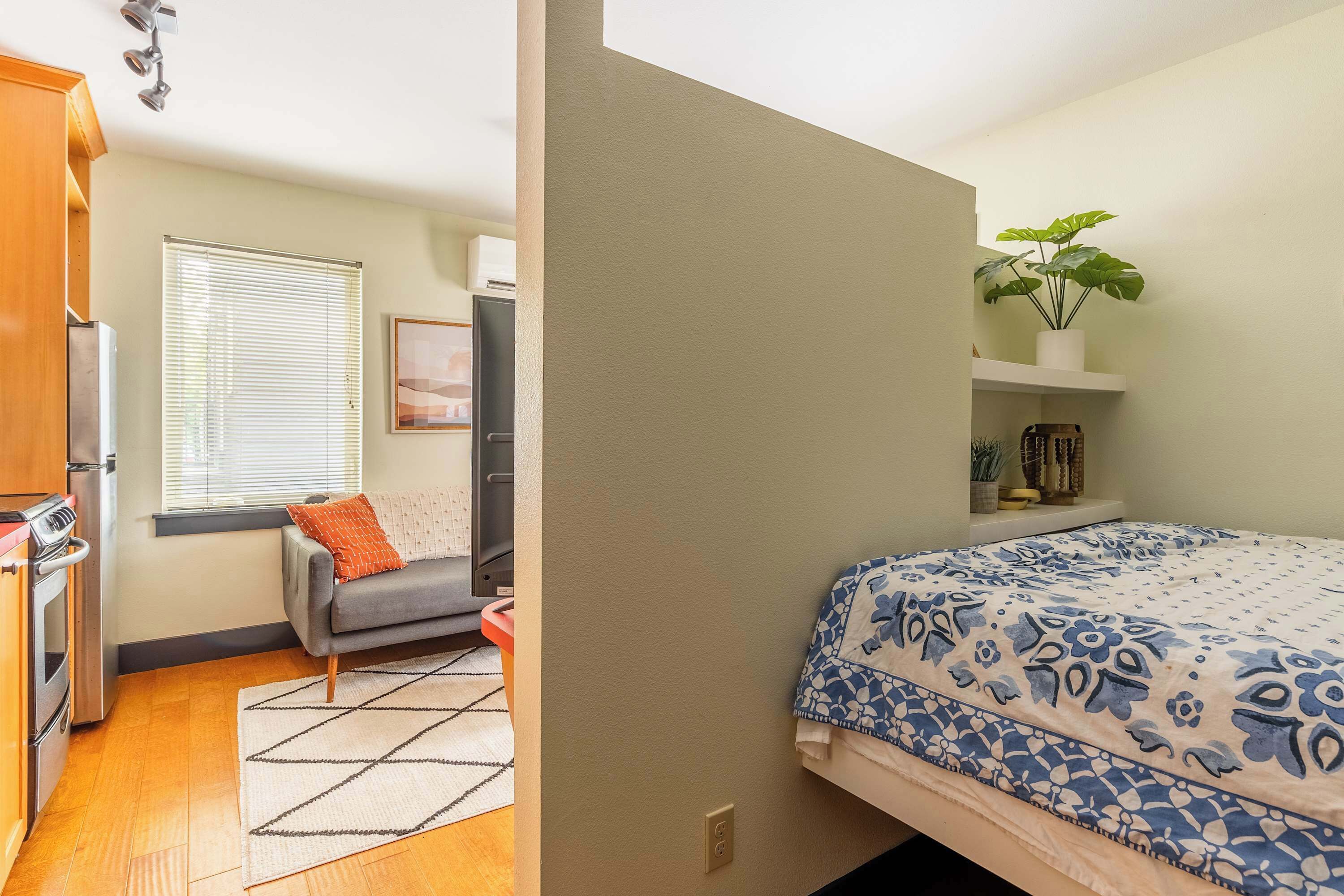 1 slaapkamer, een strijkplank/strijkijzer, reisbedje, wifi