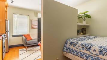 1 bedroom, iron/ironing board, travel crib, WiFi