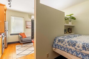 1 bedroom, iron/ironing board, travel cot, WiFi
