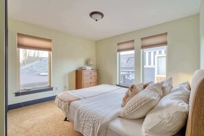 1 bedroom, iron/ironing board, travel cot, WiFi