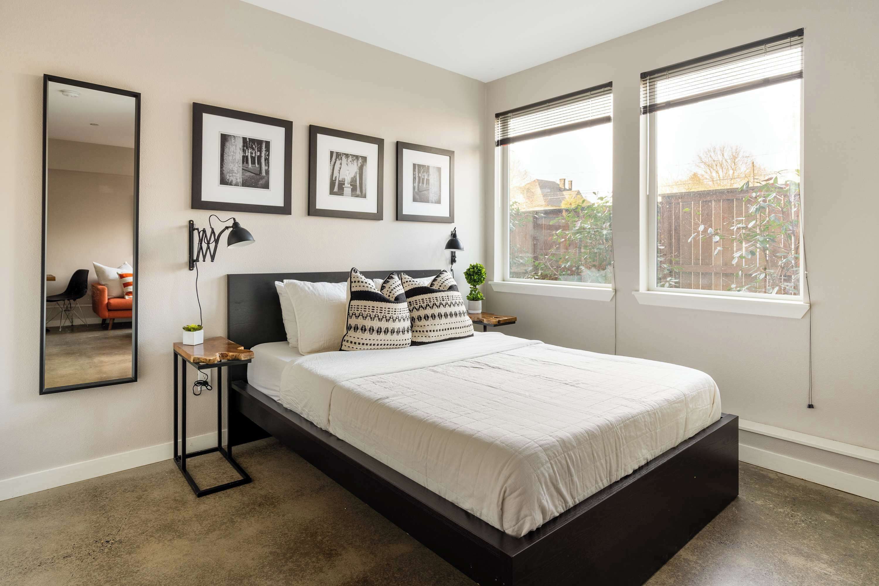 Iron/ironing board, travel cot, WiFi, bed sheets