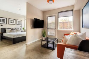 Iron/ironing board, travel crib, WiFi, bed sheets