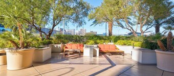 MGM Balcony Strip F1 Race Views Luxury Penthouse