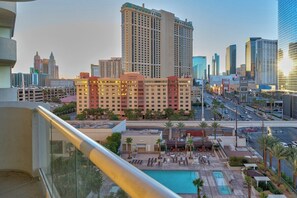 Property grounds - MGM Balcony Strip Sphere and F1 Race Views Suite (Las Vegas)
