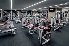 Fitness facility - Best Strip City Views Balcony Suite No Resort Fee (Las Vegas)