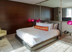 1 quarto, escrivaninha, ferros/tábuas de passar roupa, Wi-Fi de cortesia