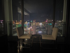 Interior - Best Strip City Views Balcony Suite No Resort Fee (Las Vegas)